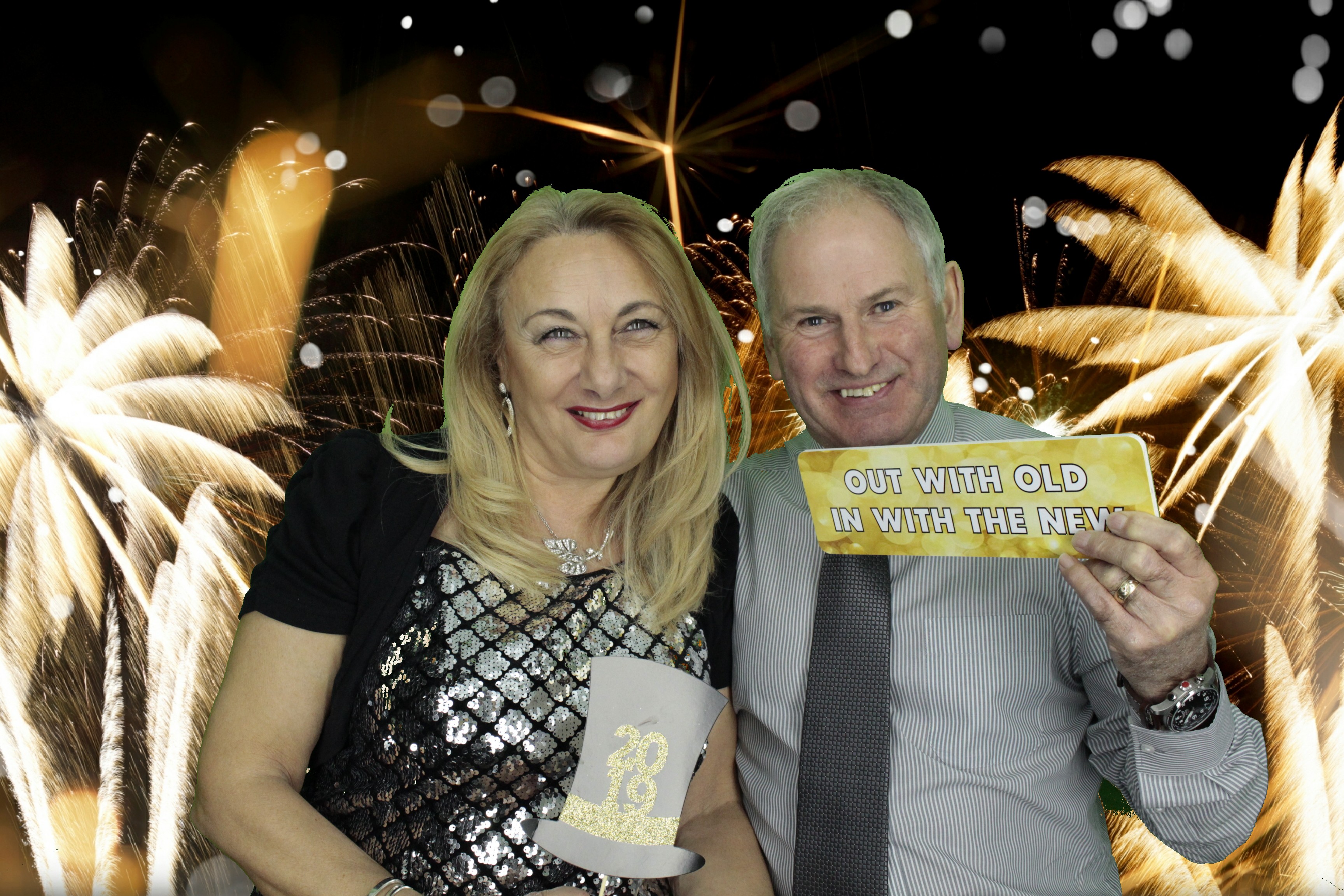 New Years Eve Party Silvermere | View more photos from the event at gallery.myphotoboothexperience.co.uk/u/MyPhotoBoothExperienceLtd/New-Years-Eve-Party-Silvermere